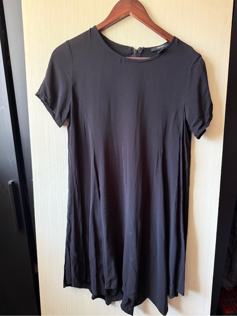Forever 21 Black Short Sleeve Swing Dress